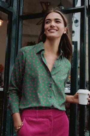 Women Regular Fit Printed Spread Collar Casual Shirt